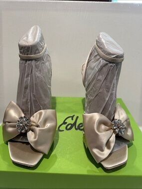NIB Sam Edelman Lexi Ivory Satin 4.5” Heeled Anklet Slingbacks w/Jewel Bow front